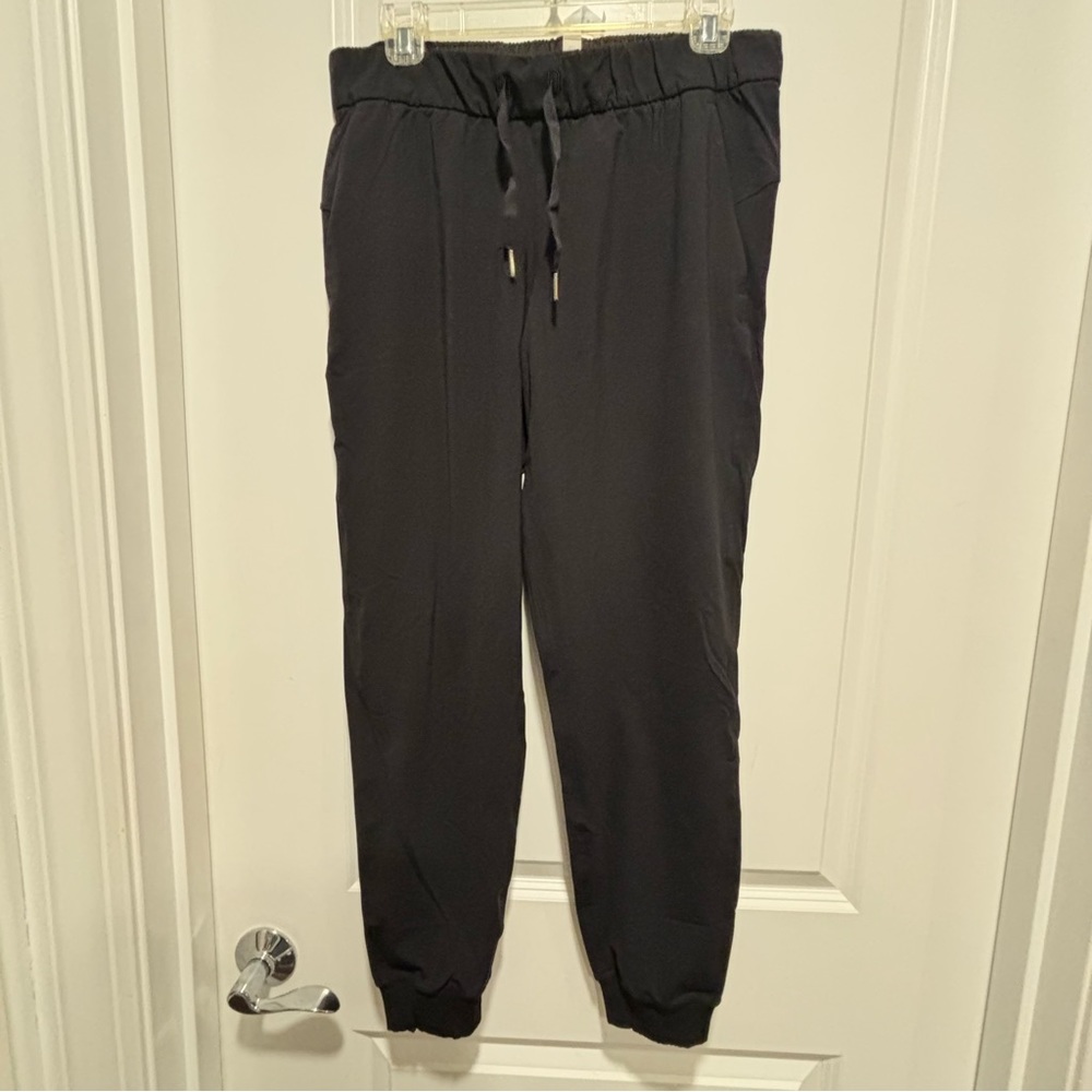 Lululemon black joggers size 8